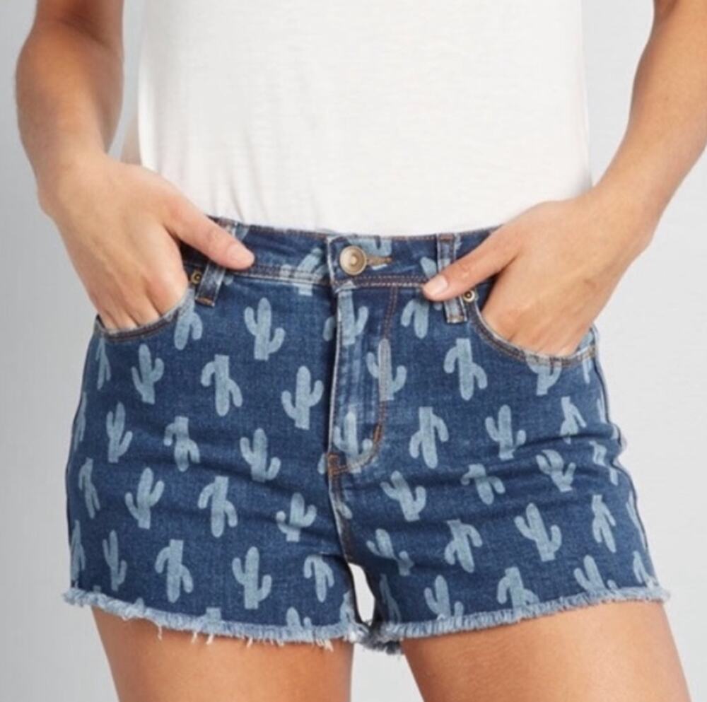 NEW ModCloth Cactus Denim Jean Shorts Frayed Hem Cowgirl Western Southwestern